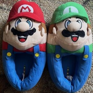 Super Mario Kids Slippers - Red and Green
